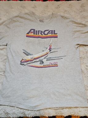 AirCal Vintage Graphic Short Sleeve Light Gray Tee Shirt Boeing 737 Details
